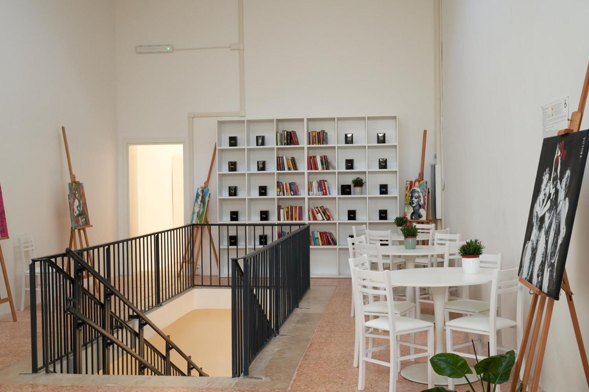 Hub Portanova Hostel Trani Exterior foto